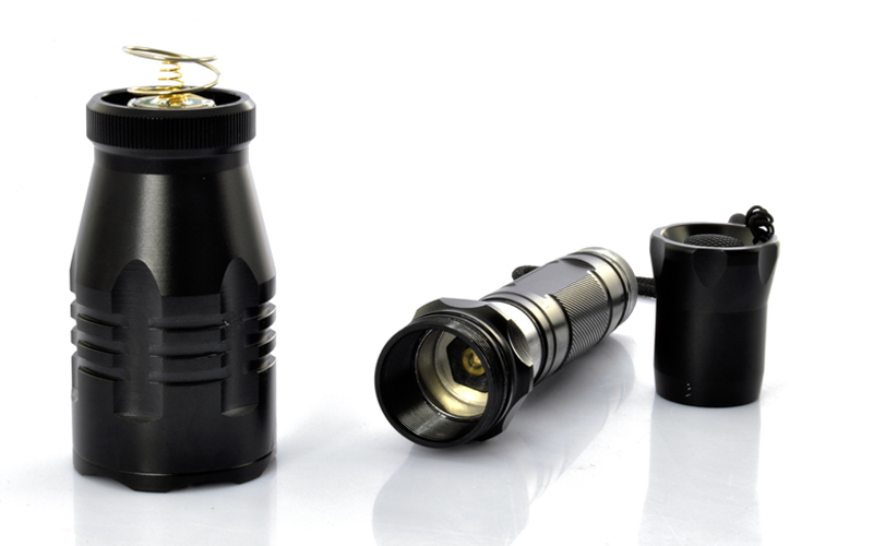 R5 Red Light LED Flashlight (300 Lumens, Waterproof, 300 Meters Range)